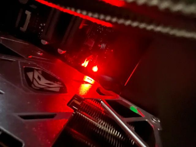 Red Light on GPU When PC Is On